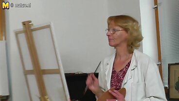 Chloe Малката тийнейджърка избухна в порно ученички задника