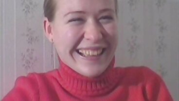 Bella Bellz смазва състезанието BANGBROS порно с лизане