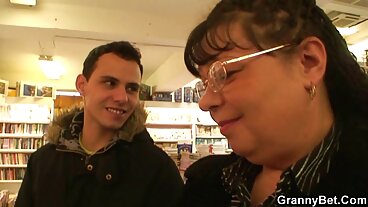 Brazzers: небрежен масаж за небрежни игри със Скарлет порно клипове с възрастни жени Сомърс на PornHd