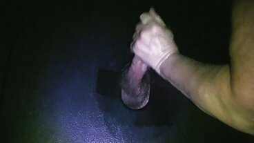 Джени обича да опитва нови неща - лесбийските 1-ви таймери lizbiiki porno