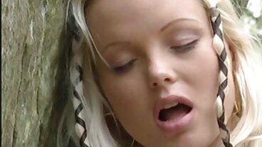 Тежка тренировка за lizane porno гърдата Аугуст Еймс