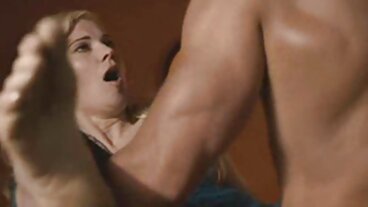 Двойката MILF разкри тайните желания на горещата lizbiiki porno блондинка на учителя