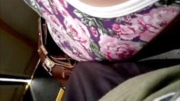 Закръглената секс клипове безплатни BBW плячка скача на приятеля на сина