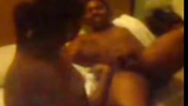 Сладък червенокоса тийнейджърка POV porno seks klipove прецака