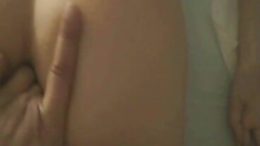 Фитнес MILF с големи фалшиви цици аматьорски порно клипове джанти и чука в кабината